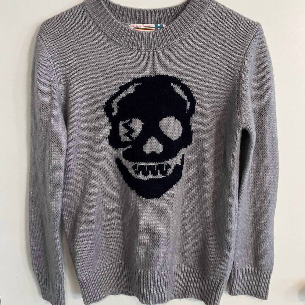 NEW VINTAGE HAVANA girl's skull crewneck pullover sweater in grey